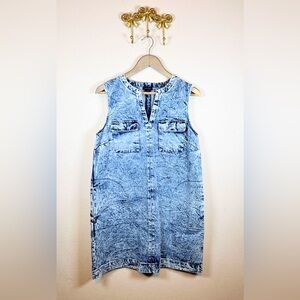 Who What Wear Light Blue Acid-Wash Sleeveless Denim Shift Dress. Size M